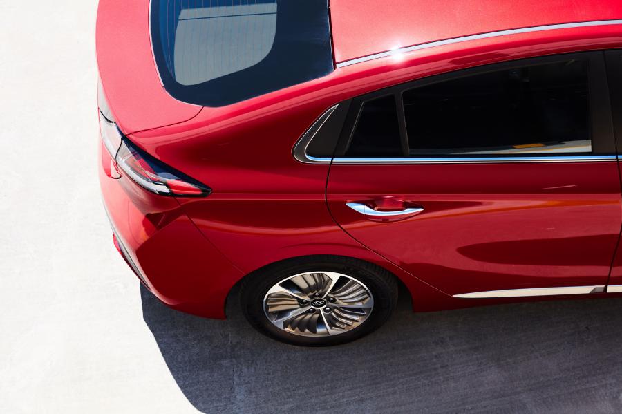 Детали экстерьера Hyundai IONIQ Plug-in Hybrid (AE) 2019 года  (AU) (фото 7 из 33)